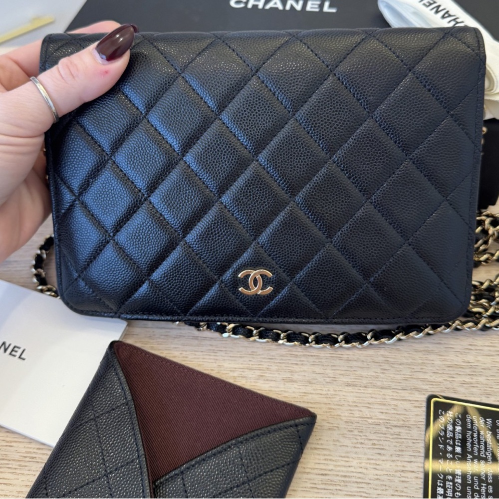 💎✨ BEAUTIFUL ✨💎 WOC CHANEL WITH PHONE CASE CROSSBODY QUILTED
